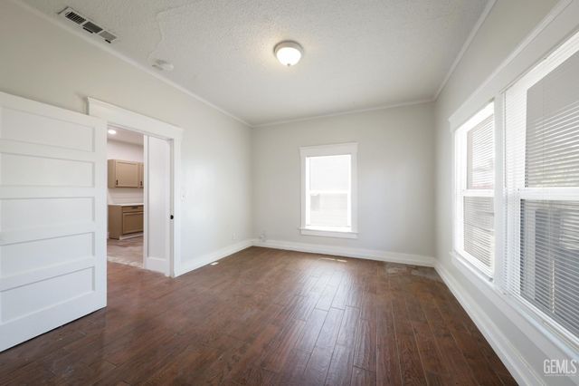 2231 Sunset Avenue, Bakersfield, CA 93304