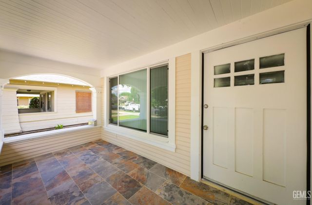 2231 Sunset Avenue, Bakersfield, CA 93304