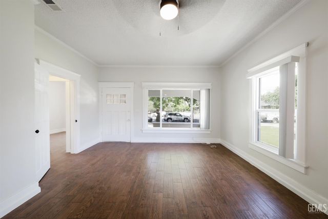 2231 Sunset Avenue, Bakersfield, CA 93304