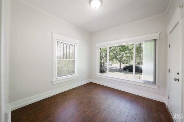 2231 Sunset Avenue, Bakersfield, CA 93304