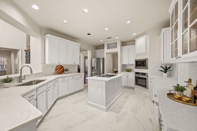 6609 Sapphire Circle S, Colleyville, TX 76034