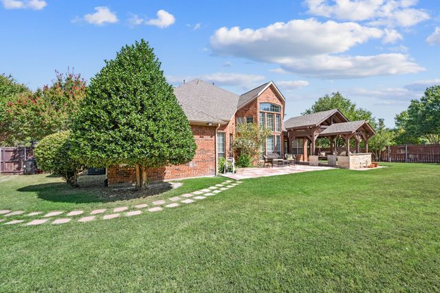 6609 Sapphire Circle S, Colleyville, TX 76034
