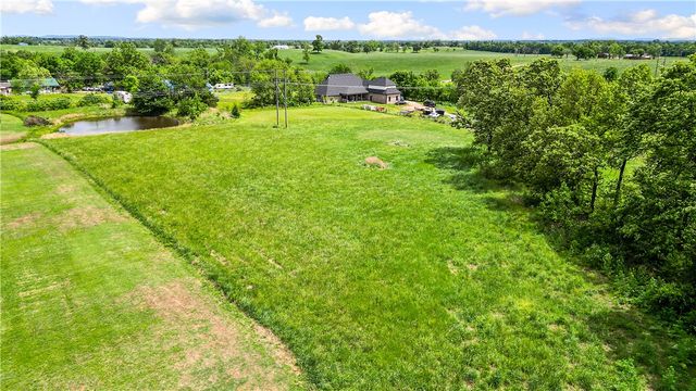 Bryant Road, Gentry, AR 72734