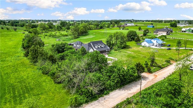 Bryant Road, Gentry, AR 72734