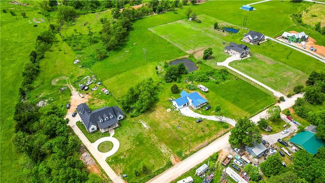 Bryant Road, Gentry, AR 72734