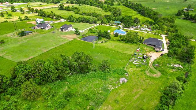 Bryant Road, Gentry, AR 72734