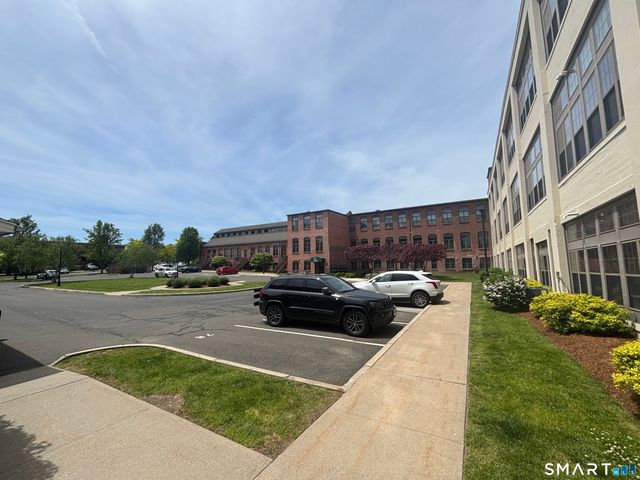 33 Mechanic Street 215, Windsor, CT 06095