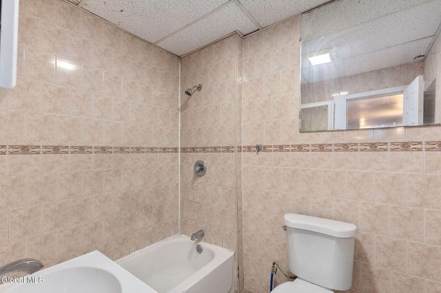 11 Jackson Place, Schenectady, NY 12308