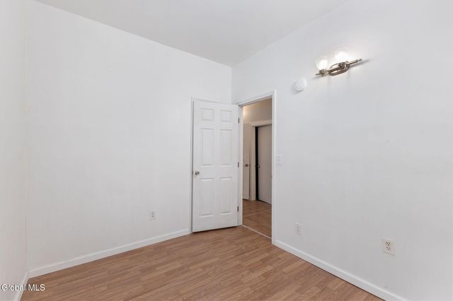 11 Jackson Place, Schenectady, NY 12308