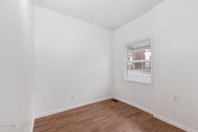 11 Jackson Place, Schenectady, NY 12308