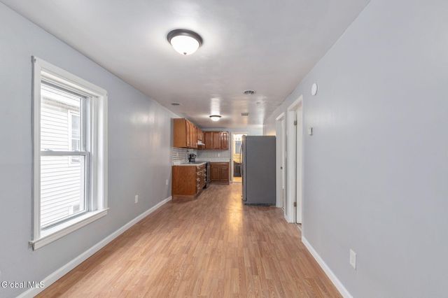 11 Jackson Place, Schenectady, NY 12308