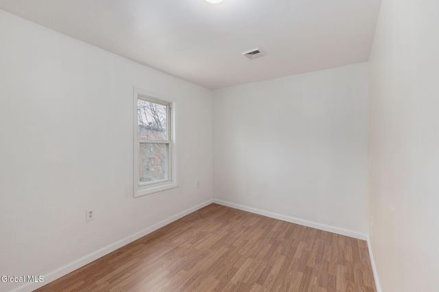 11 Jackson Place, Schenectady, NY 12308