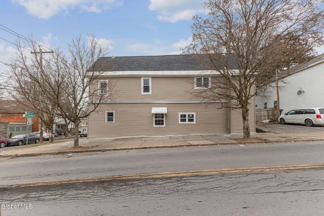 11 Jackson Place, Schenectady, NY 12308