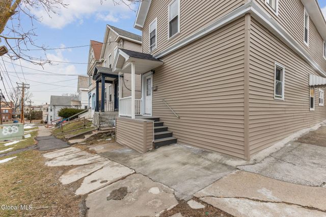 11 Jackson Place, Schenectady, NY 12308