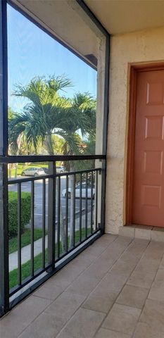 331 Lakeview Drive 206, Weston, FL 33326
