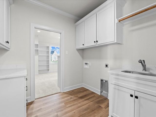 100 Victors Circle, Mcgregor, TX 76657