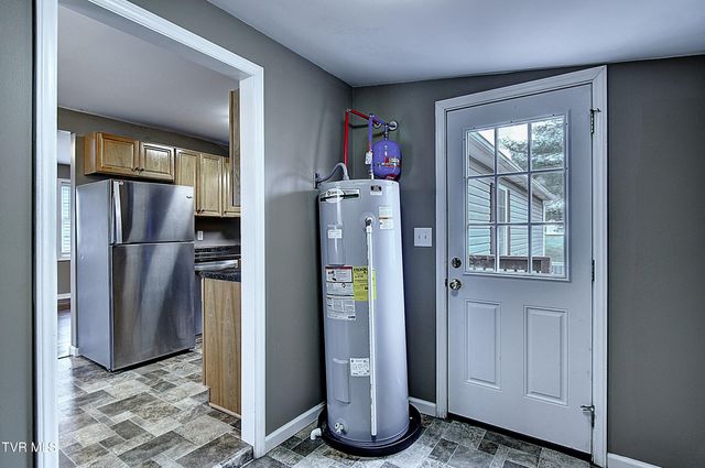 1004 Dejarnette Street, Elizabethton, TN 37643