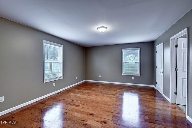 1004 Dejarnette Street, Elizabethton, TN 37643