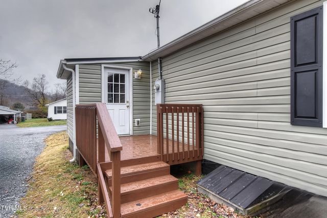 1004 Dejarnette Street, Elizabethton, TN 37643