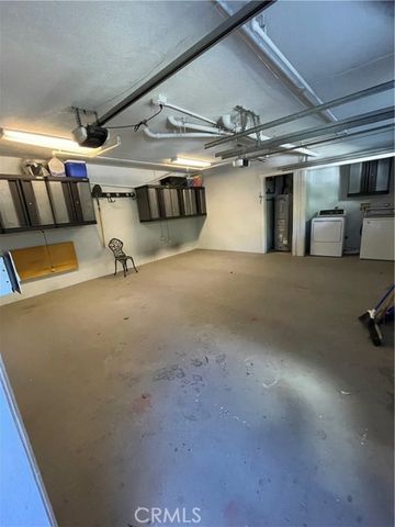 8655 Hillside, Los Angeles, CA 90069