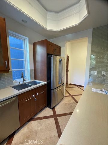 8655 Hillside, Los Angeles, CA 90069