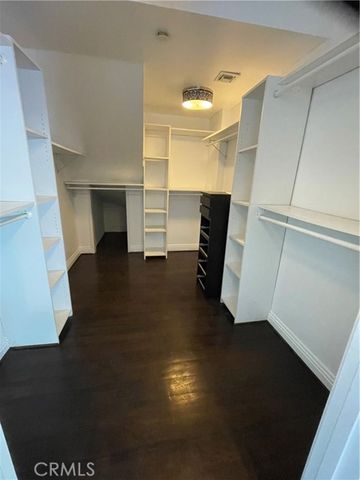 8655 Hillside, Los Angeles, CA 90069