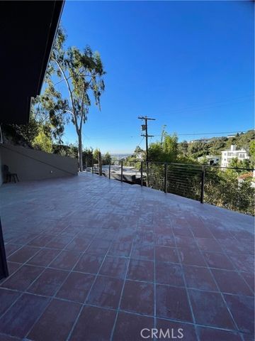 8655 Hillside, Los Angeles, CA 90069