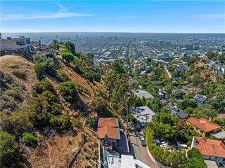 8655 Hillside, Los Angeles, CA 90069