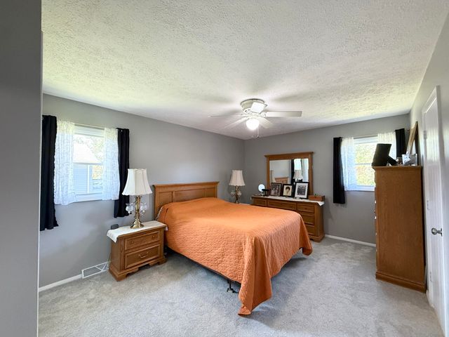 762 Dunewood Drive, Chesterton, IN 46304