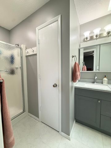 762 Dunewood Drive, Chesterton, IN 46304