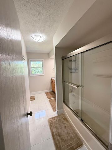 762 Dunewood Drive, Chesterton, IN 46304