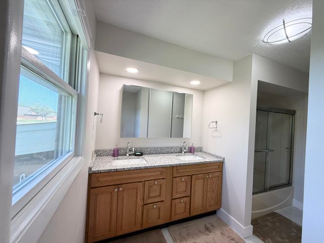 762 Dunewood Drive, Chesterton, IN 46304