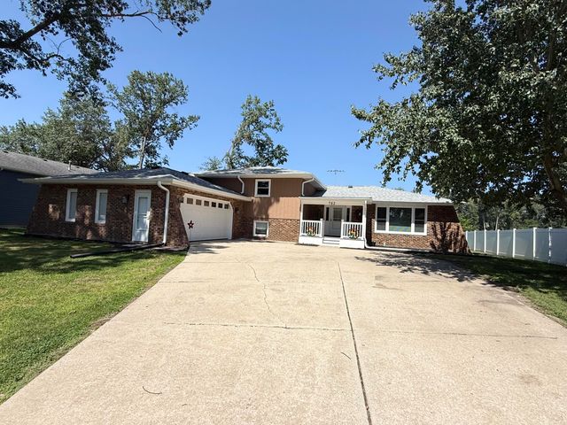 762 Dunewood Drive, Chesterton, IN 46304