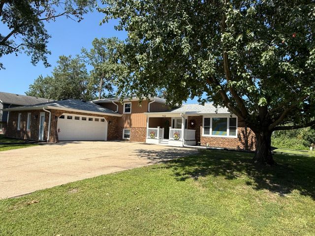 762 Dunewood Drive, Chesterton, IN 46304