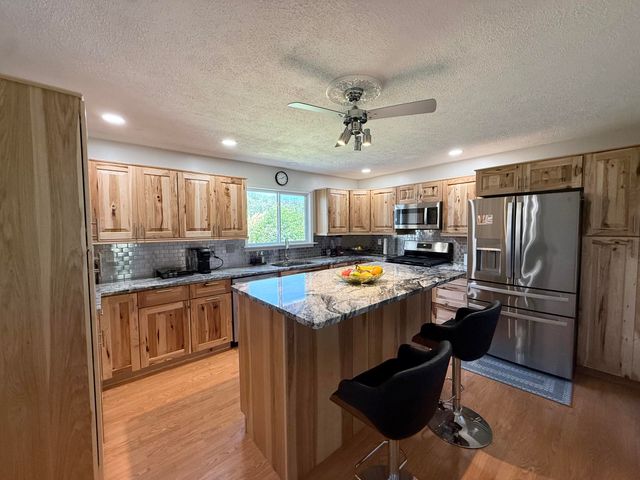 762 Dunewood Drive, Chesterton, IN 46304