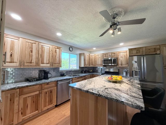 762 Dunewood Drive, Chesterton, IN 46304