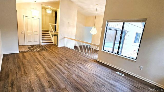 5231 Bantry Drive, West Bloomfield, MI 48322