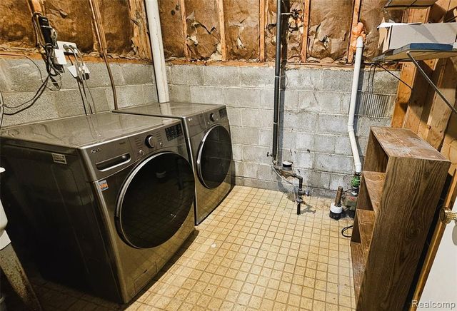 5231 Bantry Drive, West Bloomfield, MI 48322