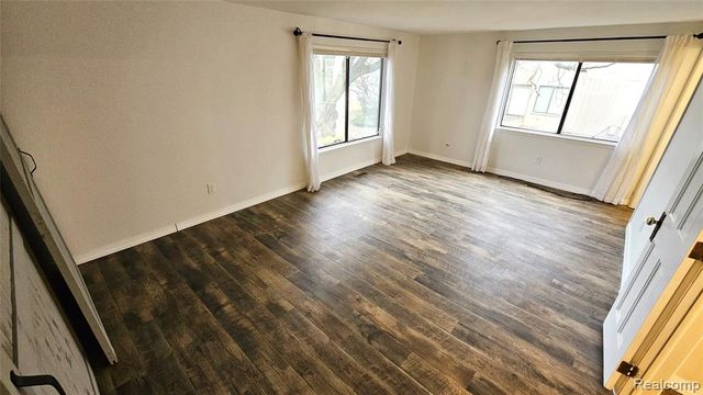 5231 Bantry Drive, West Bloomfield, MI 48322