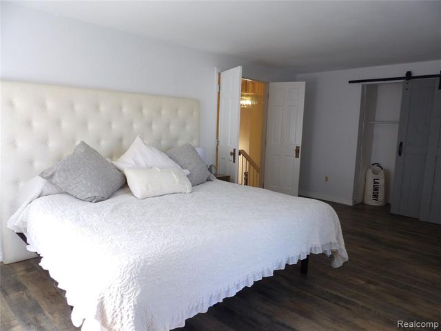 5231 Bantry Drive, West Bloomfield, MI 48322