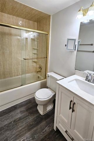 5231 Bantry Drive, West Bloomfield, MI 48322