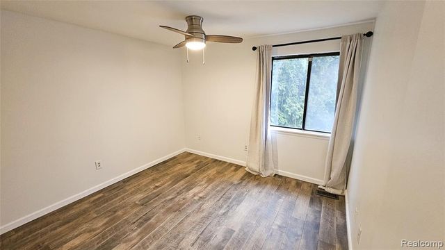 5231 Bantry Drive, West Bloomfield, MI 48322