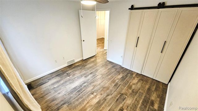 5231 Bantry Drive, West Bloomfield, MI 48322