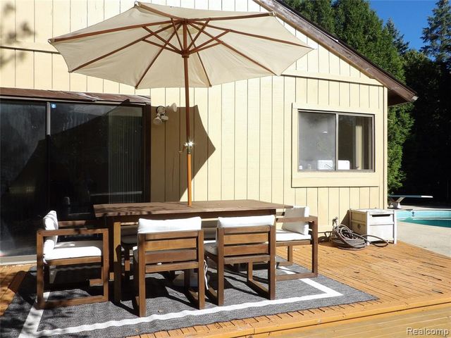 5231 Bantry Drive, West Bloomfield, MI 48322