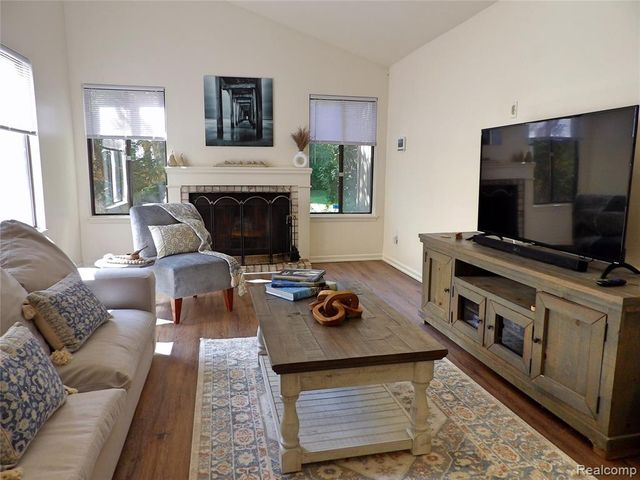 5231 Bantry Drive, West Bloomfield, MI 48322