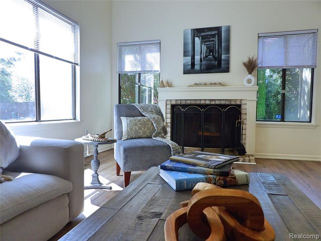 5231 Bantry Drive, West Bloomfield, MI 48322