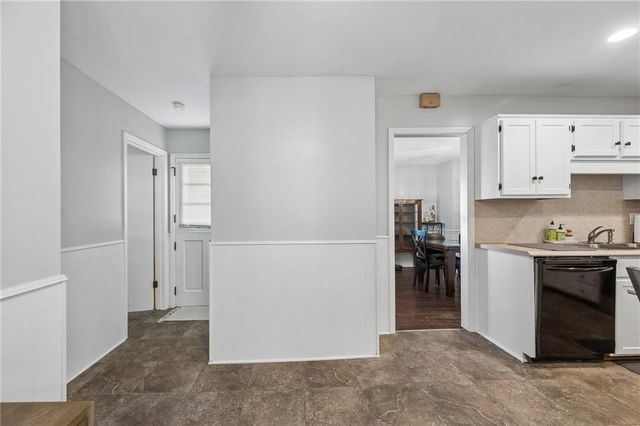 1228 E 25th Avenue, Kansas City, MO 64116