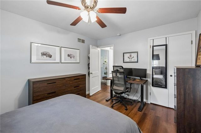 1228 E 25th Avenue, Kansas City, MO 64116