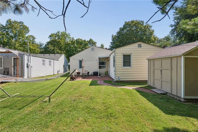 1228 E 25th Avenue, Kansas City, MO 64116