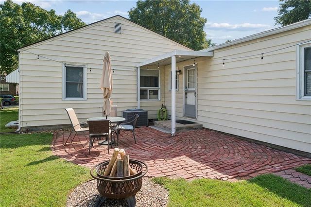 1228 E 25th Avenue, Kansas City, MO 64116